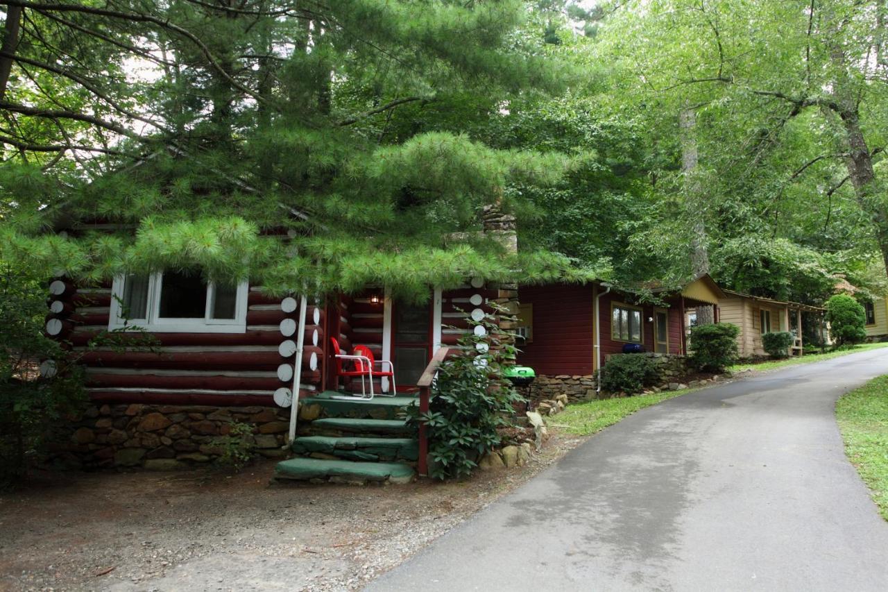 The Pines Cottages Woodfin Kültér fotó