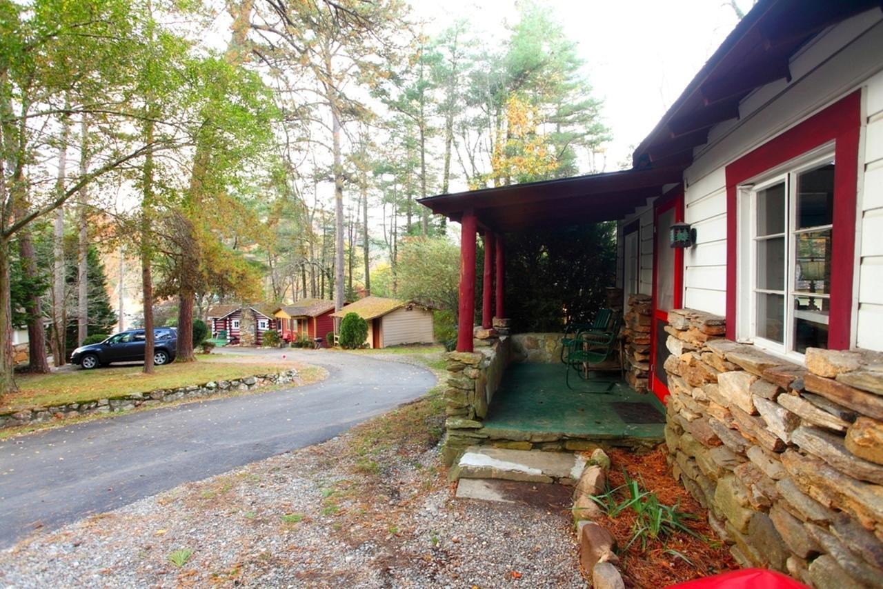 The Pines Cottages Woodfin Kültér fotó